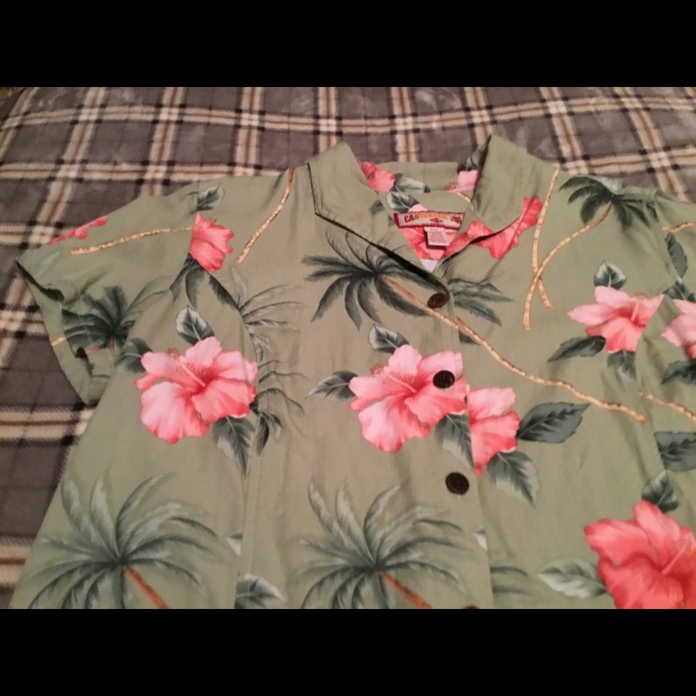 Caribbean Joe seasonal top.